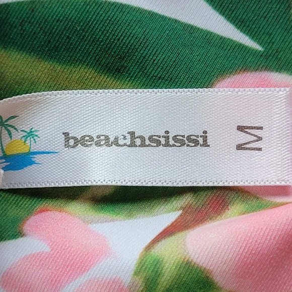 🌟 NWT BEACHSISSI ⛱️ One Piece Flirty Floral Women's Swimwear Size M Ruffles - Picture 8 of 8